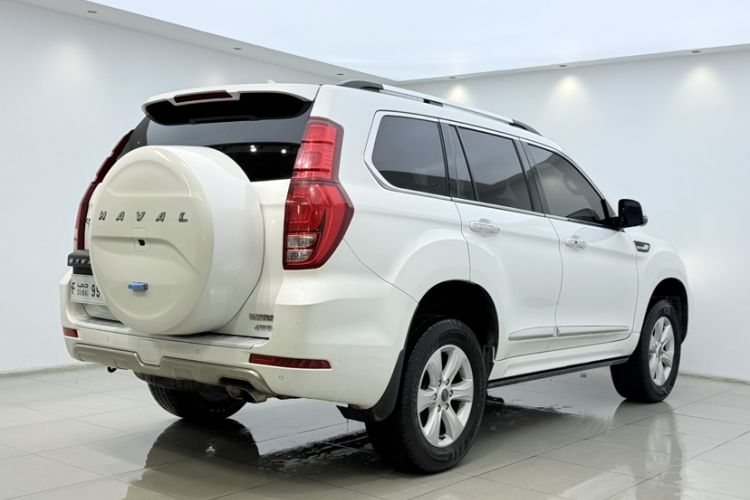 Used Haval H9 2017 2.0T Gasoline 4x4 Premium 5-Seater Exterior 2