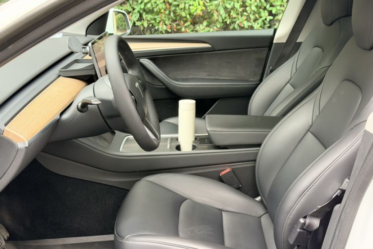 Used Tesla Model Y 2022 Rear-Wheel-Drive Version
