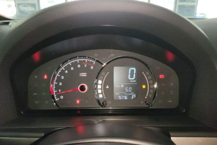 Used Roewe 350 2015 1.5L Automatic Luxury Sunroof Edition