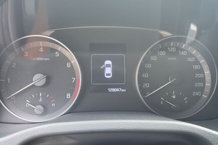 Used Hyundai Elantra (6th Generation / Lingdong) 2016 1.6L Automatic ZhiXuan – Elite Version Odometer Close Up