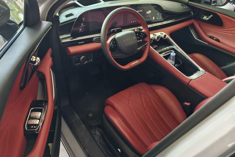 Used EXEED Stellar 2023 400T Two-Wheel Drive Comfort Flyfish Edition