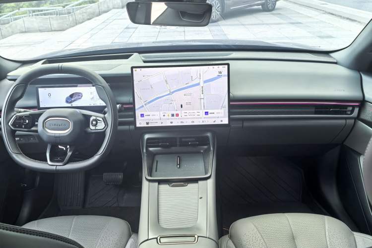 Used Lynk & Co 07 2024 EM-P 126 Long-Range Ultra