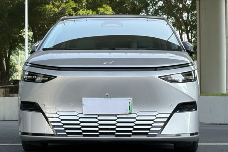 Used XPeng X9 2024 702 Ultra-Long Range Max
