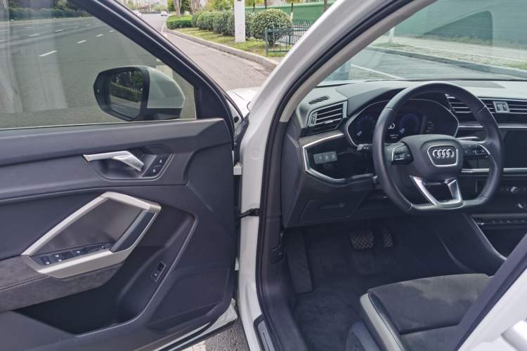 Used Audi Q3 2021 35 TFSI Fashion Dynamic Model Interior 2