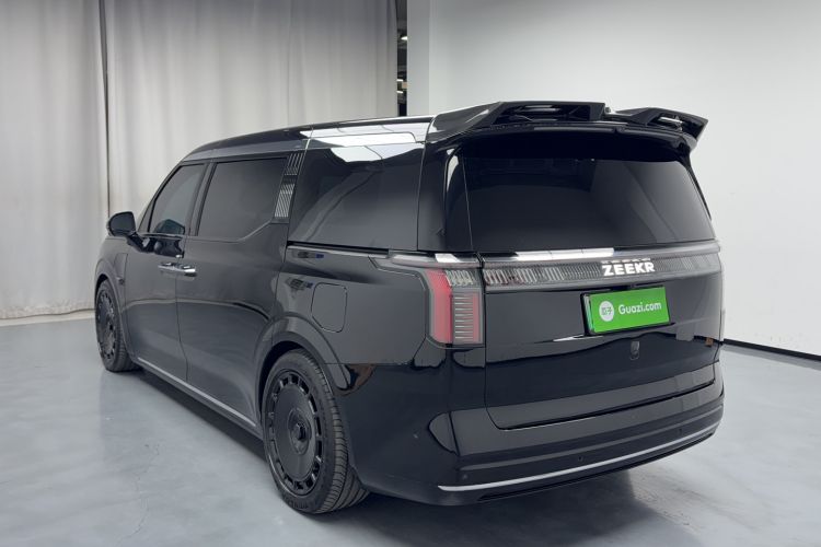 Used Zeekr 009 2024 7-Seater Aisle Version 108 kWh
