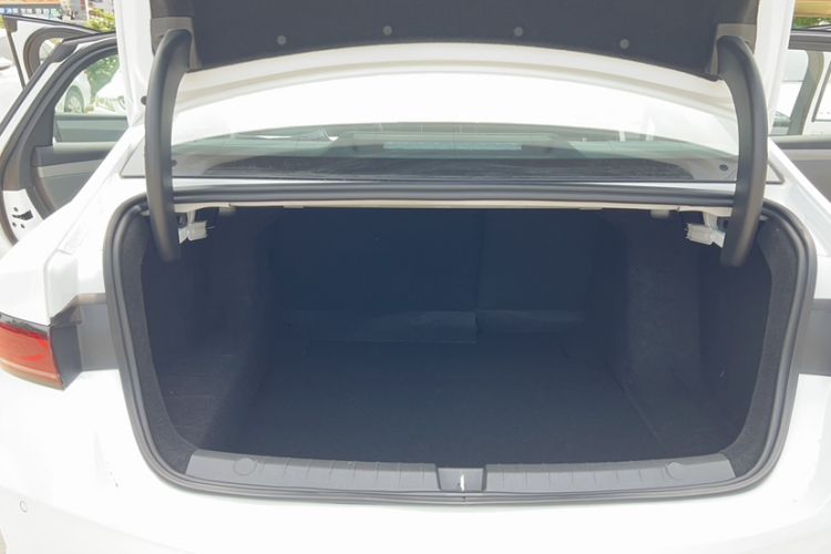 Used BYD Qin PLUS 2025 DM-i Smart Drive 55KM Leading Model Trunk