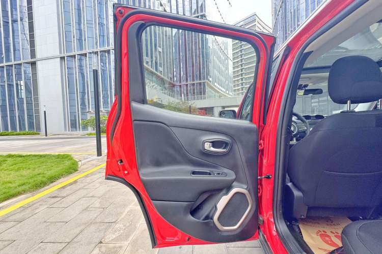 Used Jeep Renegade 2018 Connected Large Screen Version 180T Automatic High-Energy Edition