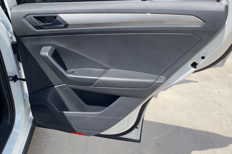 Used Volkswagen T-ROC 2019 280TSI DSG Two-Wheel Drive Advanced Version China VI Standard Interior 4