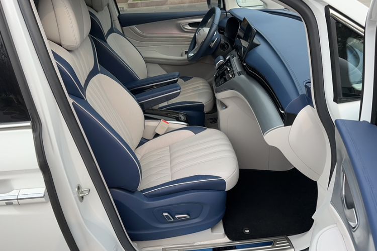 Used Roewe iMAX8 2021 400TGI Supreme Series Ultimate Edition
