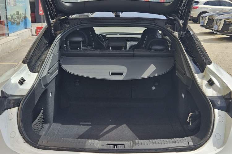 Used Hongqi H6 2024 2.0T ZhiShang Version Trunk