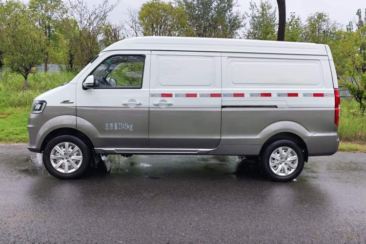 Used Jinbei New Hiace S 2022 1.5L Wealth Edition Air-Conditioner-Free Truck China VI Standard SWC15M