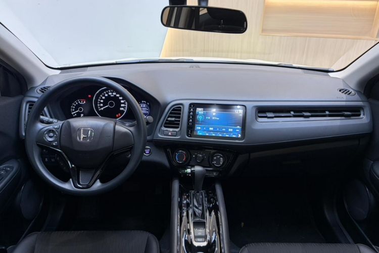 Used Honda Vezel 2020 1.5L CVT Pioneer Edition Interior 1