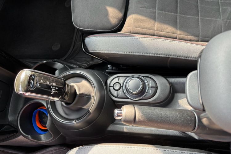 Used MINI 2023 Updated 2.0T COOPER S Racing Driver Interior 1