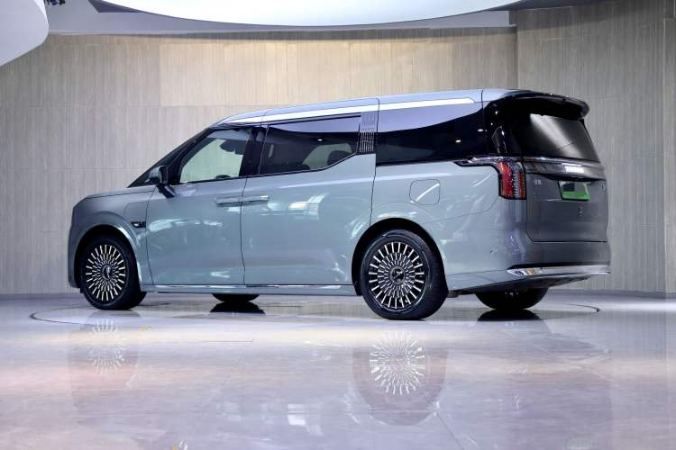 Used Zeekr 009 2024 Six-Seat Executive Version 4WD 140 kWh