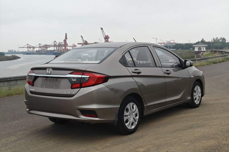 Used Honda Greiz 2016 1.5L CVT Classic Edition
