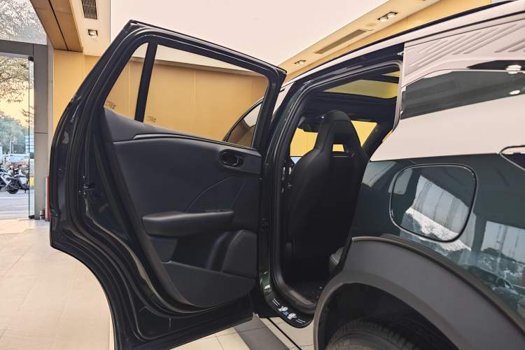 Used Lynk & Co 06 EM-P 2023 EM-P 126 Long-Range Halo