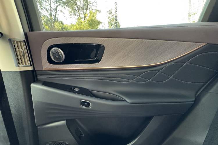 Used Chery Tiggo 9 C-DM 2025 1.5T 106KM Enjoy Edition 7 Seats Lithium Iron Phosphate
