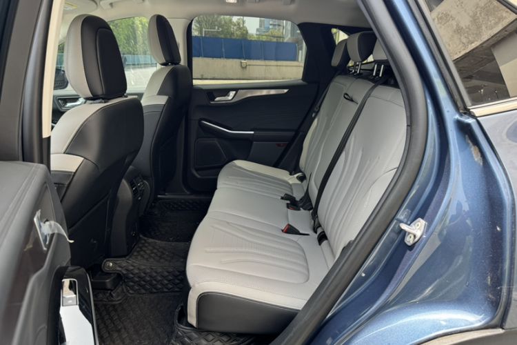 Used Ford Escape 2020 EcoBoost 245 Two-Wheel-Drive Titanium Edition Interior 6