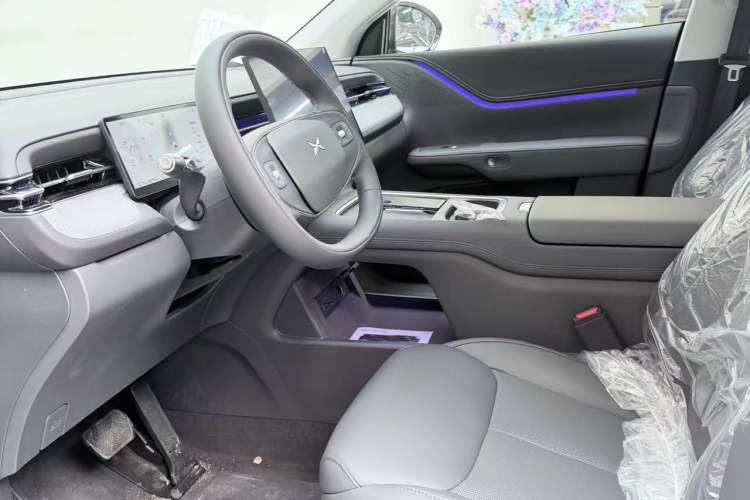 Used XPeng G6 2025 625 Long-Range Max Tech Edition Interior 1