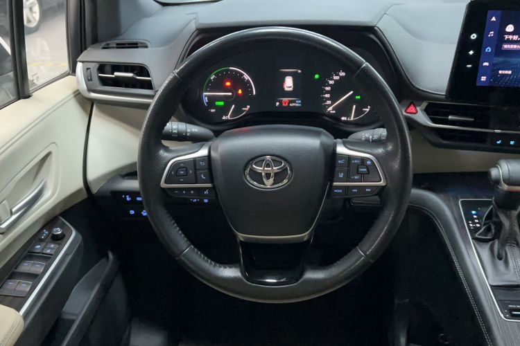 Used Toyota Sienna 2021 2.5L Hybrid Premium Edition
