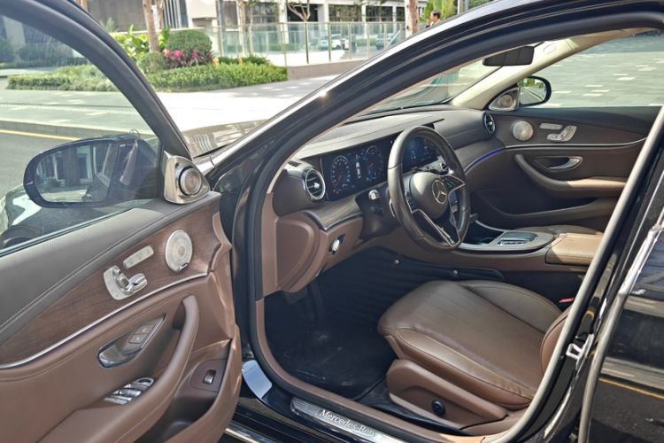 Used Mercedes-Benz E-Class 2021 E 300 L Stylish Model Interior 3