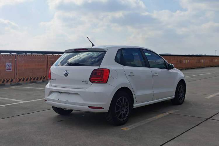 Used Volkswagen Polo 2016 1.6L Automatic Comfort Model Exterior 5