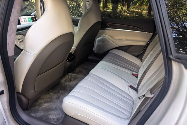 Used IM L7 2022 Dynamic Model
