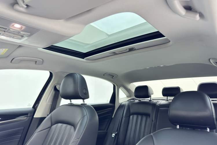 Used Volkswagen Passat 2020 Revised Version 280TSI Business Edition China VI Standard Interior 4