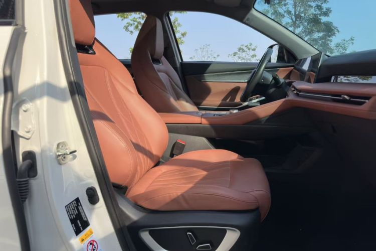 Used Changan CS75 PLUS 2024 3rd Generation Champion Edition 1.5T Intelligent Drive Dynamic Model
