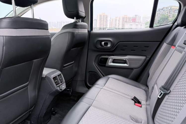 Used Citroen C5 AIRCROSS 2019 350THP Enjoyment Model China V Standard Interior 3