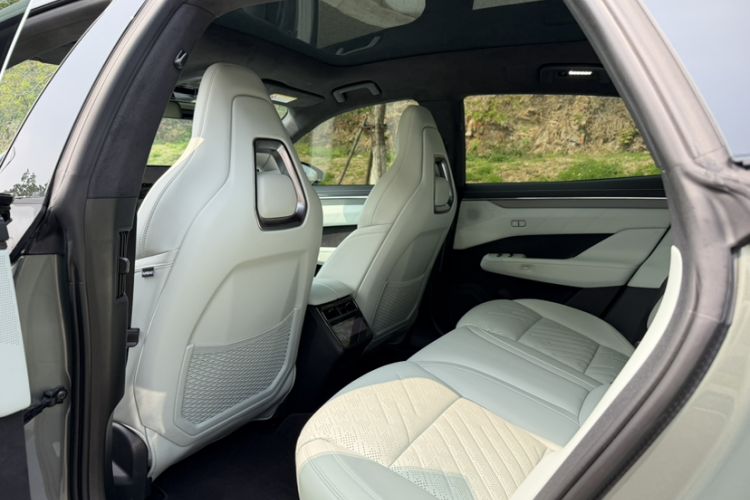 Used Zeekr 001 2024 WE Edition 95 kWh All-Wheel Drive Interior 3