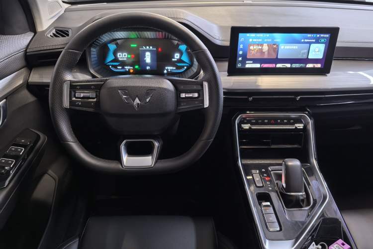 Used Wuling Asta 2022 2.0L DHT Electric-Speed Version Interior 1