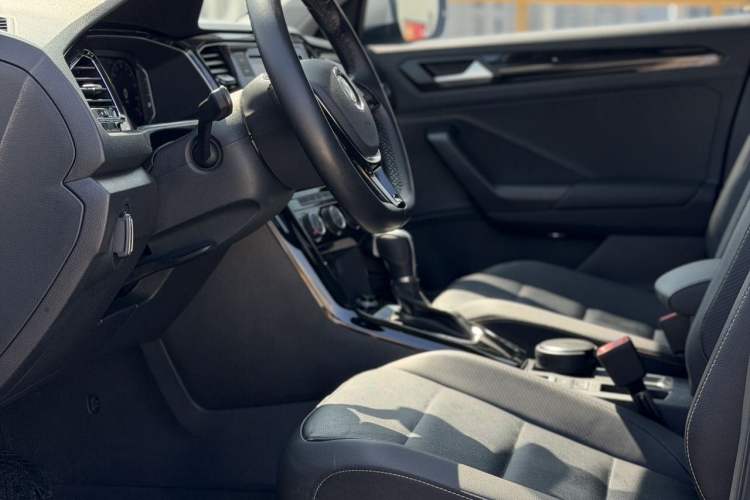 Used Volkswagen T-ROC 2020 280TSI DSG Two-Wheel Drive Comfort Version Exterior 10