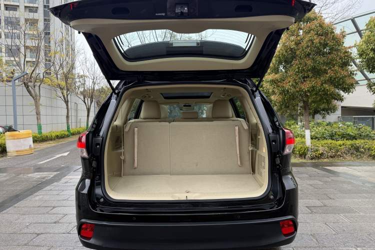 Used Toyota Highlander 2018 2.0T Four-Wheel Drive Luxury Version 7 Seats China VI Standard