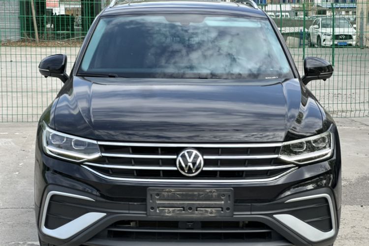 Used Volkswagen Tiguan L 2023 280TSI Automatic Two-Wheel Drive Trendy Innovation Limited Edition Exterior 1