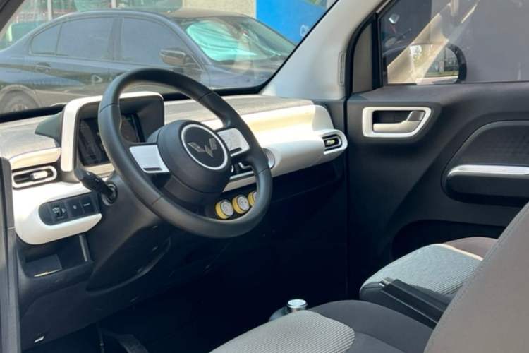 Used Wuling Hongguang MINIEV 2024 3rd Generation 215km Youth Edition