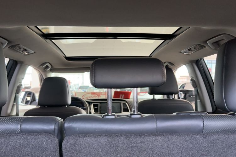 Used Toyota Highlander 2017 2.0T Four-Wheel Drive Luxury Edition 7 Seats
