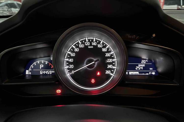 Used Mazda CX-4 2018 2.0L Automatic Two-Wheel Drive Blue Sky Dynamic Version China V Standard Odometer Close Up