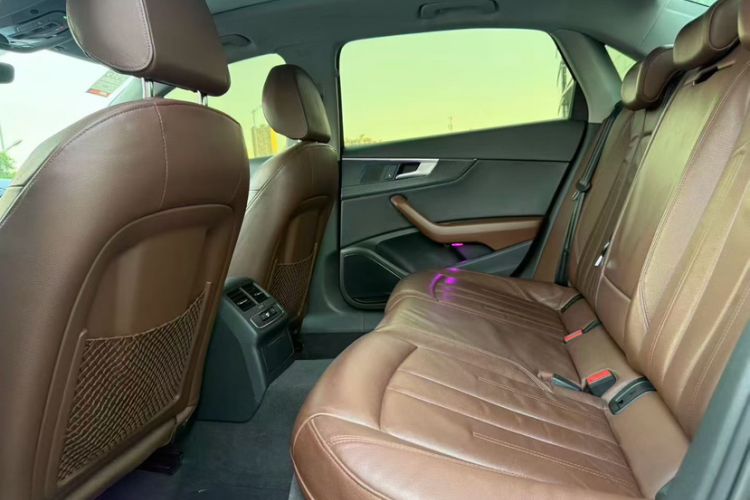 Used Audi A4L 2018 30th Anniversary Edition 40 TFSI Fashion Model
