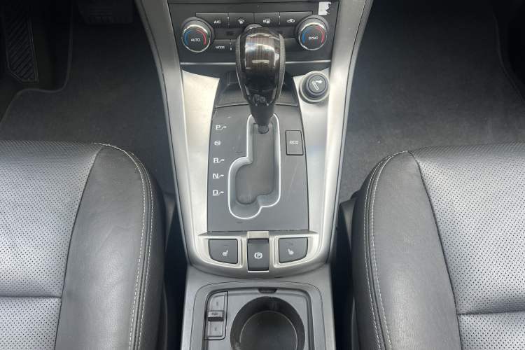 Used Chevrolet Captiva 2014 2.4L 4x4 Flagship Edition 7 Seats
