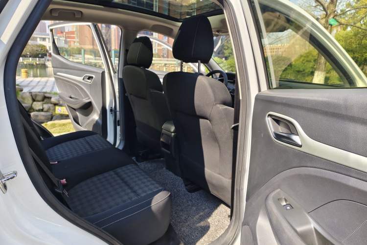 Used MG ZS 2018 1.5L Manual 65-inch Giant-Screen Sunroof Version China V Standard
