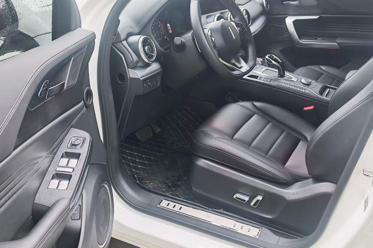 Used Wey VV5 2021 1.5T Two-Wheel Drive Smart Pioneer