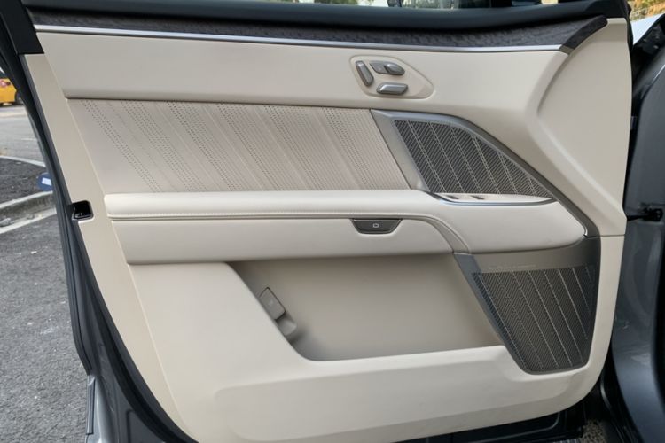 Used ONVO Luxeed L90 2025 Model—Ultra Six-Seater Version