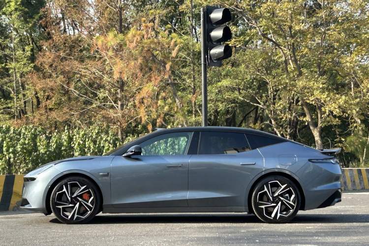 Used Lynk & Co Z10 2025 95 kWh 702 km All-Wheel Drive Intelligent Driving Ultra
