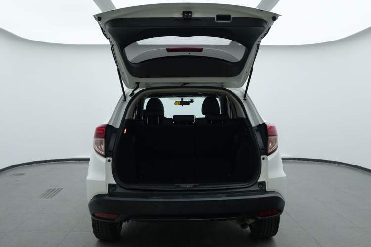 Used Honda Vezel 2017 1.8L CVT Front-Wheel Drive Pioneer Edition