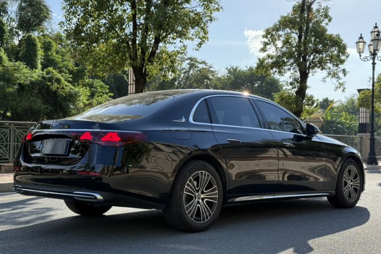 Used Mercedes-Benz E-Class 2024 E 260 L
