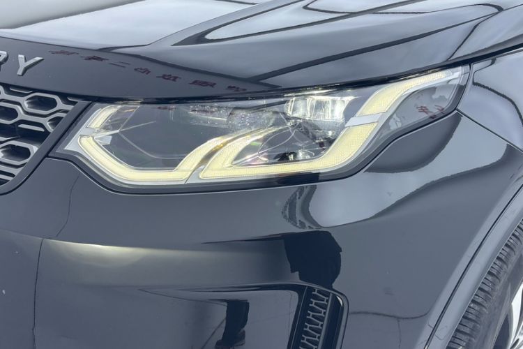 Used Land Rover Discovery Sport 2022 249 PS R-Dynamic SE Performance Tech Edition 5 Seats Left Front Headlight