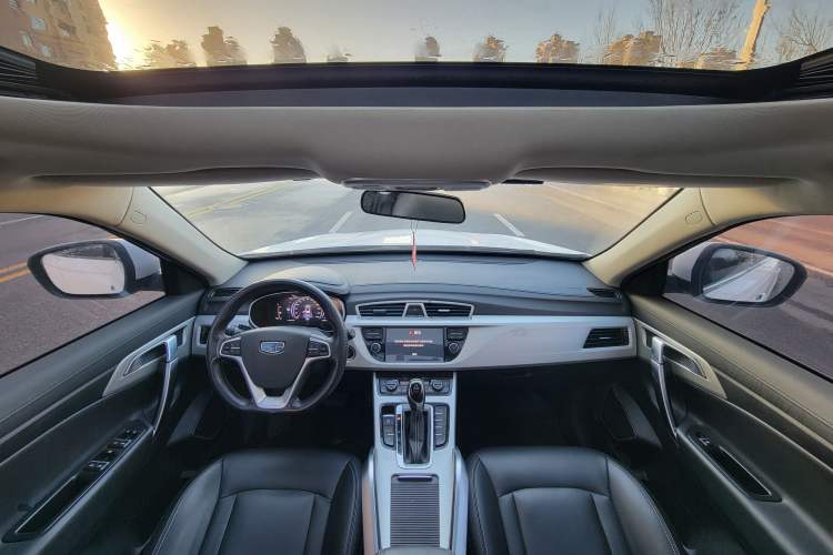 Used Geely Auto Emgrand X7 Sport 2018 1.8TD Automatic Two-Wheel Drive Smart Connect 4G Internet Edition
