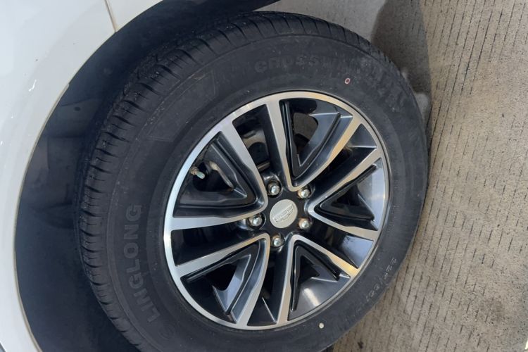 Used Geely Auto Emgrand X7 Sport 2018 1.8TD Automatic Two-Wheel Drive Zhiya Model Exterior 2