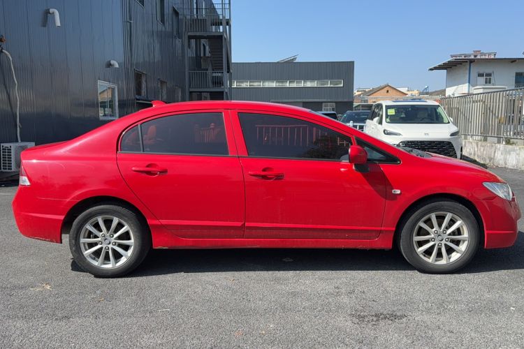 Used CIIMO CIIMO 2015 1.8L Automatic Luxury Edition
